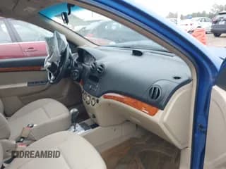 ✅ 2010 Chevrolet Aveo 1LT • VIN: KL1TD6DE7AB120126 • Lot: 41512175. Wystawiony na IAAI z przebiegiem 95 243 mil. Bezpłatny archiwum sprzedaży aukcyjnych z USA i szczegółowy raport historii pojazdu na DreamBid. Zdjęcie 5.