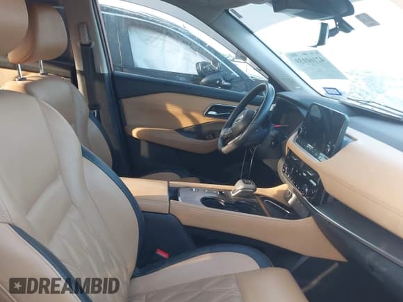 ✅ 2022 Nissan Rogue Platinum • VIN: JN8BT3DC3NW120437 • Lot: 42160139. Wystawiony na IAAI z przebiegiem 65 434 mil. Bezpłatny archiwum sprzedaży aukcyjnych z USA i szczegółowy raport historii pojazdu na DreamBid. Zdjęcie 5.