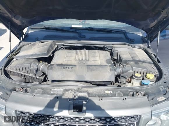 ✅ 2011 Land Rover Range Rover Sport HSE Lux • VIN: SALSK2D4XBA297926 • Lot: 42102114. Listed on IAAI with 152,702 mi. Free auction sales archive from the USA and detailed vehicle history report at DreamBid. Image 10.