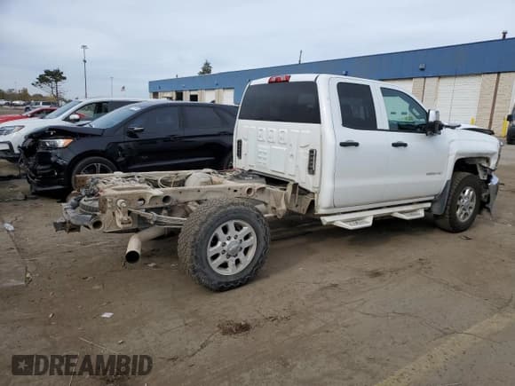 ✅ 2015 Chevrolet Silverado 2500HD LT • VIN: 1GC2KVE8XFZ103610 • Лот: 85721585. Опубликован ранее на Copart с пробегом 255 773 миль. Бесплатный доступ к архиву аукционных продаж из США и подробный отчёт об истории автомобиля на DreamBid. Изображение 3.