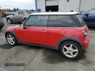 ✅ 2005 MINI Hardtop • VIN: WMWRC33465TJ64886 • Lot: 91644655. Listed on Copart with 111,351 mi. Free auction sales archive from the USA and detailed vehicle history report at DreamBid. Image 2.