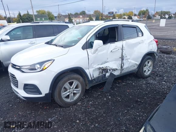 ✅ 2020 Chevrolet Trax LT • VIN: KL7CJPSB1LB322251 • Lot: 43514996. Wystawiony na IAAI z przebiegiem 61 307 mil. Bezpłatny archiwum sprzedaży aukcyjnych z USA i szczegółowy raport historii pojazdu na DreamBid. Zdjęcie 17.