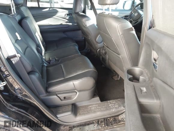 ✅ 2020 Honda Passport EX-L • VIN: 5FNYF8H52LB003956 • Lot: 43602808. Wystawiony na IAAI z przebiegiem 100 077 mil. Bezpłatny archiwum sprzedaży aukcyjnych z USA i szczegółowy raport historii pojazdu na DreamBid. Zdjęcie 8.