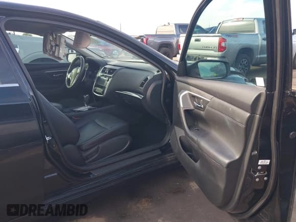 ✅ 2018 Nissan Altima SL • VIN: 1N4AL3AP2JC158807 • Lot: 43607157. Wystawiony na IAAI z przebiegiem 34 705 mil. Bezpłatny archiwum sprzedaży aukcyjnych z USA i szczegółowy raport historii pojazdu na DreamBid. Zdjęcie 5.