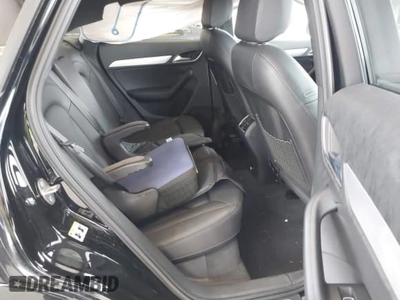 ✅ 2018 Audi Q3 Premium • VIN: WA1ECCFS9JR004904 • Lot: 42483869. Listed on IAAI with 27,499 mi. Free auction sales archive from the USA and detailed vehicle history report at DreamBid. Image 8.