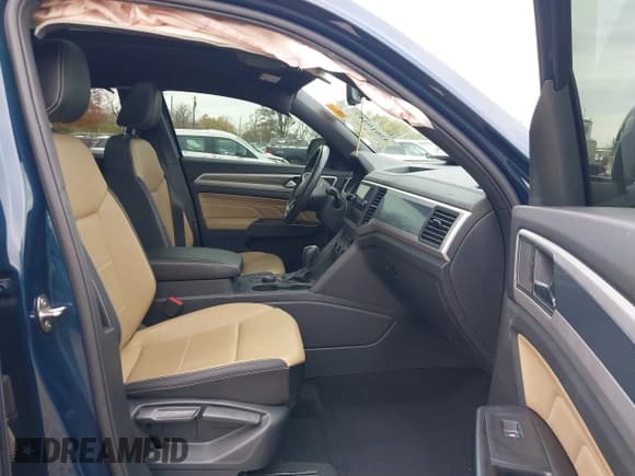 ✅ 2021 Volkswagen Atlas SE • VIN: 1V2RE2CA7MC204595 • Lot: 43610447. Listed on IAAI with 70,524 mi. Free auction sales archive from the USA and detailed vehicle history report at DreamBid. Image 5.