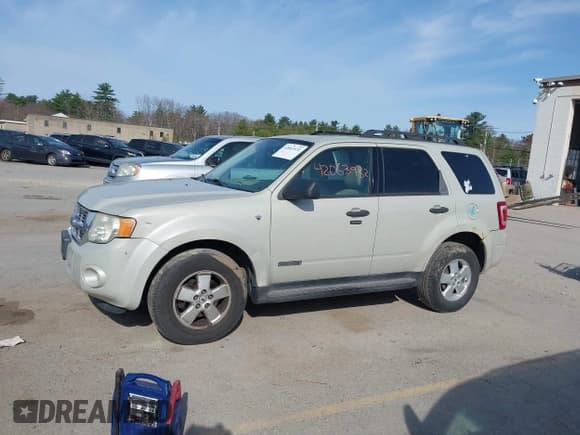 ✅ 2008 Ford Escape XLT • VIN: 1FMCU931X8KA56727 • Lot: 42063932. Wystawiony na IAAI z przebiegiem 220 461 mil. Bezpłatny archiwum sprzedaży aukcyjnych z USA i szczegółowy raport historii pojazdu na DreamBid. Zdjęcie 14.