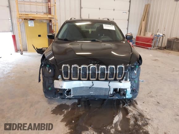✅ 2017 Jeep Cherokee Sport • VIN: 1C4PJMAB7HW666493 • Lot: 42605929. Listed on IAAI with 108,790 mi. Free auction sales archive from the USA and detailed vehicle history report at DreamBid. Image 6.