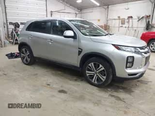 2022 Mitsubishi Outlander ES z VIN JA4ARUAU9NU018316, wystawiony jako IAAI lot #43380759 z przebiegiem 15 136 mil mil oraz . Historia ofert i sprzedaży dostępna na DreamBid. Obrazek 1.