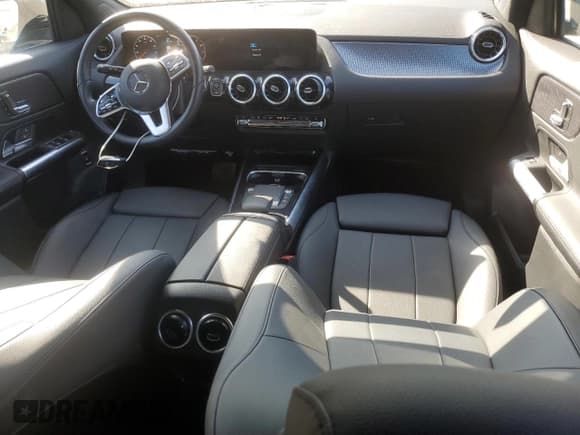 ✅ 2023 Mercedes-Benz GLA 250 • VIN: W1N4N4GB5PJ474928 • Lot: 85147345. Wystawiony na Copart z przebiegiem 41 016 mil. Bezpłatny archiwum sprzedaży aukcyjnych z USA i szczegółowy raport historii pojazdu na DreamBid. Zdjęcie 8.