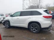✅ 2018 Toyota Highlander Limited • VIN: 5TDDZRFH6JS851503 • Lot: 40911739. Wystawiony na IAAI z przebiegiem 147 982 mil. Bezpłatny archiwum sprzedaży aukcyjnych z USA i szczegółowy raport historii pojazdu na DreamBid. Zdjęcie 14.