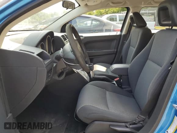 ✅ 2008 Dodge Caliber SXT • VIN: 1B3HB48B68D738434 • Лот: 64645044. Опубликован ранее на Copart с пробегом 92 177 миль. Бесплатный доступ к архиву аукционных продаж из США и подробный отчёт об истории автомобиля на DreamBid. Изображение 7.