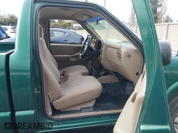 ✅ 1999 Chevrolet S-10 LS • VIN: 1GCCS1447XK143441 • Лот: 43674668. Опубликован ранее на IAAI с пробегом 176 061 миль. Бесплатный доступ к архиву аукционных продаж из США и подробный отчёт об истории автомобиля на DreamBid. Изображение 5.