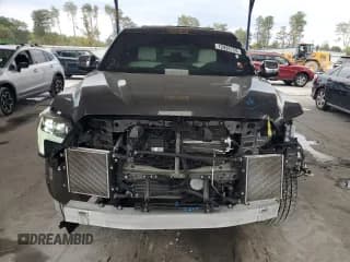 ✅ 2023 Toyota Sequoia SR5 • VIN: 7SVAAAAA3PX002055 • Лот: 72932724. Опубликован ранее на Copart с пробегом 22 833 миль. Бесплатный доступ к архиву аукционных продаж из США и подробный отчёт об истории автомобиля на DreamBid. Изображение 5.