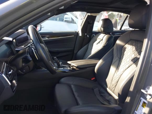 ✅ 2022 BMW 5 Series 530e • VIN: WBA13AG01NCJ52945 • Lot: 43805991. Listed on IAAI with 33,053 mi. Free auction sales archive from the USA and detailed vehicle history report at DreamBid. Image 19.