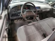 ✅ 1997 Ford F-250 • VIN: 1FTHX26G6VEA22433 • Lot: 82139055. Wystawiony na Copart z przebiegiem 108 838 mil. Bezpłatny archiwum sprzedaży aukcyjnych z USA i szczegółowy raport historii pojazdu na DreamBid. Zdjęcie 8.