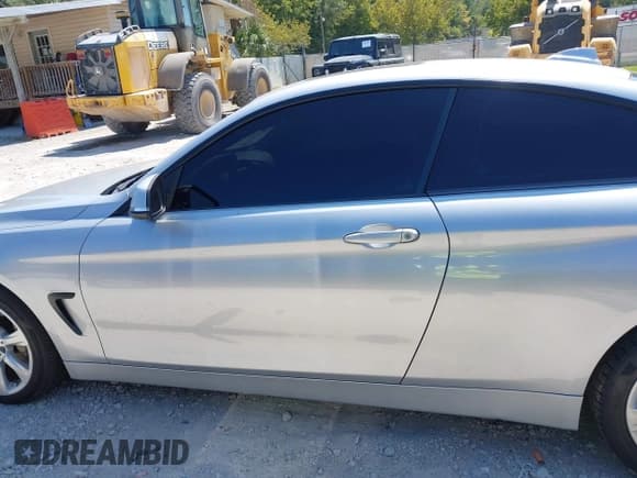 ✅ 2014 BMW 4 Series 435i xDrive • VIN: WBA3R5C51EK188575 • Лот: 43208335. Опубликован ранее на IAAI с пробегом 90 010 миль. Бесплатный доступ к архиву аукционных продаж из США и подробный отчёт об истории автомобиля на DreamBid. Изображение 14.