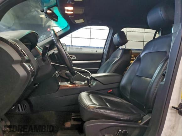 ✅ 2016 Ford Explorer XLT • VIN: 1FM5K8D80GGD33178 • Lot: 93939265. Wystawiony na Copart z przebiegiem 109 290 mil. Bezpłatny archiwum sprzedaży aukcyjnych z USA i szczegółowy raport historii pojazdu na DreamBid. Zdjęcie 7.