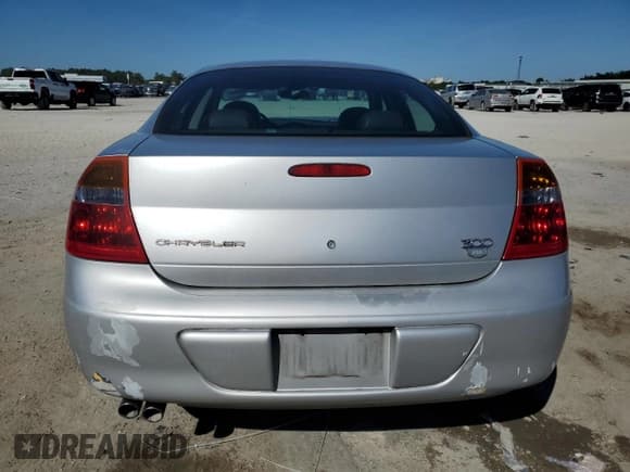 ✅ 2002 Chrysler 300M M • VIN: 2C3AE66GX2H150021 • Lot: 90219685. Wystawiony na Copart z przebiegiem 132 402 mil. Bezpłatny archiwum sprzedaży aukcyjnych z USA i szczegółowy raport historii pojazdu na DreamBid. Zdjęcie 6.