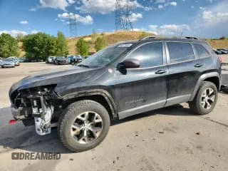 ✅ 2015 Jeep Cherokee Trailhawk • VIN: 1C4PJMBS4FW524968 • Lot: 69377995. Wystawiony na Copart z przebiegiem 62 117 mil. Bezpłatny archiwum sprzedaży aukcyjnych z USA i szczegółowy raport historii pojazdu na DreamBid. Zdjęcie 1.