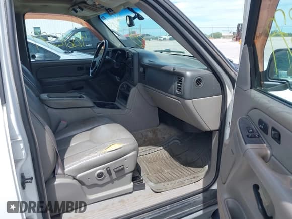 ✅ 2004 Chevrolet Suburban Z71 • VIN: 3GNFK16ZX4G154871 • Лот: 42672379. Опубликован ранее на IAAI с пробегом 264 136 миль. Бесплатный доступ к архиву аукционных продаж из США и подробный отчёт об истории автомобиля на DreamBid. Изображение 5.