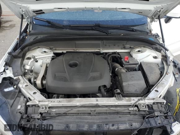 ✅ 2019 Volvo XC60 Momentum • VIN: LYV102DK8KB202716 • Lot: 85326365. Listed on Copart with 111,100 mi. Free auction sales archive from the USA and detailed vehicle history report at DreamBid. Image 12.