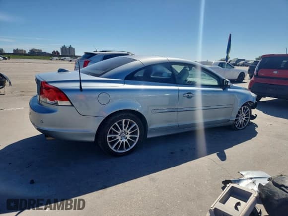 ✅ 2008 Volvo C70 • VIN: YV1MC67208J050433 • Lot: 82731195. Listed on Copart with 134,999 mi. Free auction sales archive from the USA and detailed vehicle history report at DreamBid. Image 3.