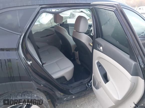 ✅ 2021 Hyundai Tucson Limited • VIN: KM8J3CAL5MU393218 • Лот: 43568003. Опубликован ранее на IAAI с пробегом 61 228 миль. Бесплатный доступ к архиву аукционных продаж из США и подробный отчёт об истории автомобиля на DreamBid. Изображение 8.