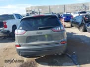 ✅ 2019 Jeep Cherokee Altitude • VIN: 1C4PJLLX8KD343253 • Lot: 42443842. Wystawiony na IAAI z przebiegiem Nie podano. Bezpłatny archiwum sprzedaży aukcyjnych z USA i szczegółowy raport historii pojazdu na DreamBid. Zdjęcie 16.