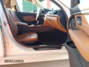 ✅ 2015 BMW 3 Series 328i • VIN: WBA3A5G54FNS86520 • Lot: 43716988. Wystawiony na IAAI z przebiegiem 62 643 mil. Bezpłatny archiwum sprzedaży aukcyjnych z USA i szczegółowy raport historii pojazdu na DreamBid. Zdjęcie 5.