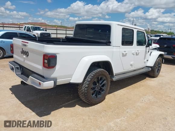 ✅ 2023 Jeep Gladiator Overland • VIN: 1C6HJTFG7PL579008 • Lot: 42443754. Listed on IAAI with 30,698 mi. Free auction sales archive from the USA and detailed vehicle history report at DreamBid. Image 4.