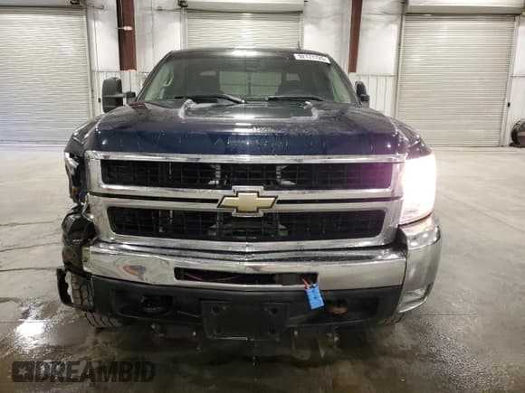 ✅ 2007 Chevrolet Silverado 2500HD 1LT • VIN: 1GCHK23K87F547286 • Лот: 92171725. Опубликован ранее на Copart с пробегом 183 666 миль. Бесплатный доступ к архиву аукционных продаж из США и подробный отчёт об истории автомобиля на DreamBid. Изображение 5.