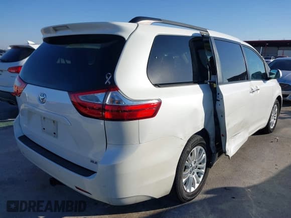 ✅ 2016 Toyota Sienna XLE • VIN: 5TDYK3DC6GS758189 • Lot: 41598251. Listed on IAAI with 129,050 mi. Free auction sales archive from the USA and detailed vehicle history report at DreamBid. Image 17.
