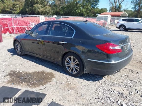 ✅ 2013 Hyundai Genesis 3.8L • VIN: KMHGC4DD9DU253760 • Lot: 43523989. Listed on IAAI with 198,612 mi. Free auction sales archive from the USA and detailed vehicle history report at DreamBid. Image 3.
