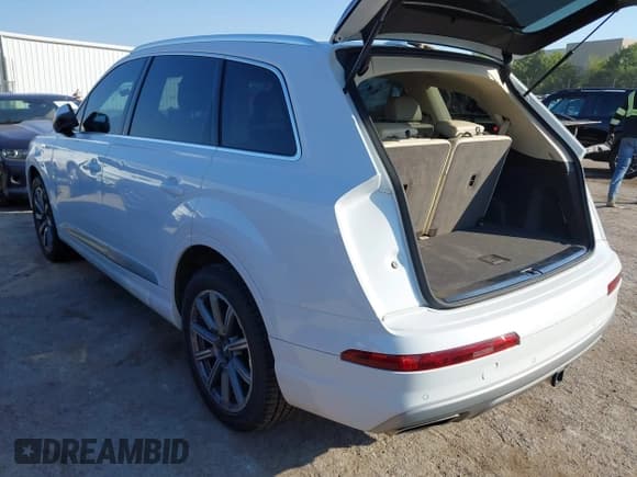 ✅ 2019 Audi Q7 Premium Plus • VIN: WA1LHAF77KD044020 • Лот: 40538774. Опубликован ранее на IAAI с пробегом 72 369 миль. Бесплатный доступ к архиву аукционных продаж из США и подробный отчёт об истории автомобиля на DreamBid. Изображение 3.
