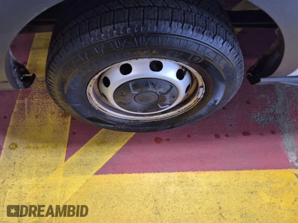 ✅ 2016 Ford Transit Cargo • VIN: 1FTYE1YM6GKB19154 • Lot: 43929990. Wystawiony na IAAI z przebiegiem 345 851 mil. Bezpłatny archiwum sprzedaży aukcyjnych z USA i szczegółowy raport historii pojazdu na DreamBid. Zdjęcie 21.