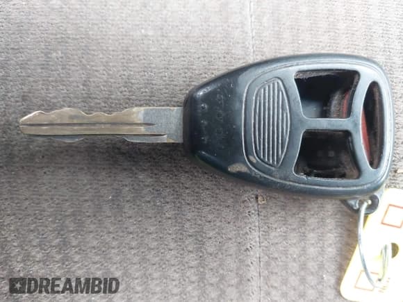 ✅ 2005 Dodge Durango SXT • VIN: 1D4HB38N55F575894 • Лот: 42257542. Опубликован ранее на IAAI с пробегом 260 069 миль. Бесплатный доступ к архиву аукционных продаж из США и подробный отчёт об истории автомобиля на DreamBid. Изображение 11.