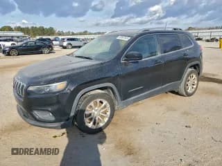 ✅ 2019 Jeep Cherokee Latitude • VIN: 1C4PJLCB4KD187281 • Lot: 93967545. Wystawiony na Copart z przebiegiem 162 225 mil. Bezpłatny archiwum sprzedaży aukcyjnych z USA i szczegółowy raport historii pojazdu na DreamBid. Zdjęcie 1.