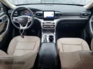 ✅ 2022 Ford Explorer XLT • VIN: 1FMSK8DHXNGB27656 • Lot: 66906875. Wystawiony na Copart z przebiegiem 61 588 mil. Bezpłatny archiwum sprzedaży aukcyjnych z USA i szczegółowy raport historii pojazdu na DreamBid. Zdjęcie 8.