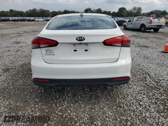 ✅ 2018 Kia Forte LX • VIN: 3KPFK4A71JE268829 • Лот: 84159885. Опубликован ранее на Copart с пробегом 150 708 миль. Бесплатный доступ к архиву аукционных продаж из США и подробный отчёт об истории автомобиля на DreamBid. Изображение 6.