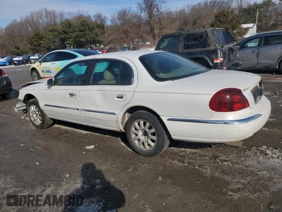 ✅ 2002 Lincoln Continental • VIN: 1LNHM97V42Y620508 • Лот: 42642755. Опубликован ранее на Copart с пробегом Не указан. Бесплатный доступ к архиву аукционных продаж из США и подробный отчёт об истории автомобиля на DreamBid. Изображение 2.