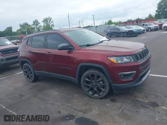 2021 Jeep Compass 80th Anniversary z VIN 3C4NJCEBXMT571406, wystawiony jako IAAI lot #42900251 z przebiegiem 91 891 mil mil oraz . Historia ofert i sprzedaży dostępna na DreamBid. Obrazek 13.