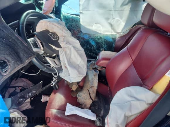 ✅ 2014 Dodge Charger RT Plus • VIN: 2C3CDXDT1EH334771 • Lot: 84260635. Wystawiony na Copart z przebiegiem Nie podano. Bezpłatny archiwum sprzedaży aukcyjnych z USA i szczegółowy raport historii pojazdu na DreamBid. Zdjęcie 7.