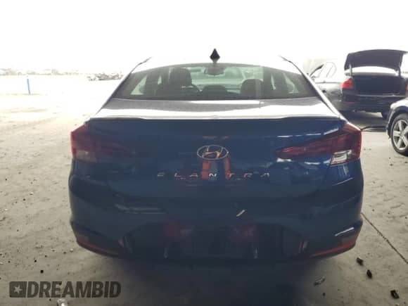 2020 Hyundai Elantra SEL z VIN 5NPD84LF9LH627627, wystawiony jako Copart lot #84047285 z przebiegiem 34 562 mil mil oraz Szkoda całkowita • Salvage title. Historia ofert i sprzedaży dostępna na DreamBid. Obrazek 6.