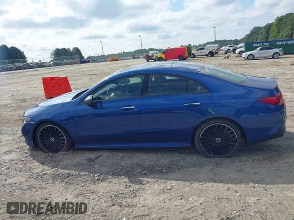 2025 Mercedes-Benz CLA 250 с VIN W1K5J4GB2SN517412, выставлен на аукционе IAAI как лот 42625690 с пробегом 1 047 миль миль и . История ставок и продаж доступна на DreamBid. Изображение 15.