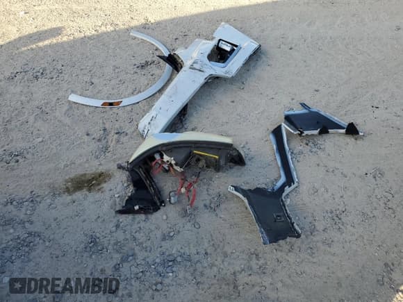 ✅ 2024 Cadillac XT5 FWD Luxury • VIN: 1GYKNAR49RZ729560 • Lot: 78002964. Wystawiony na Copart z przebiegiem 6 007 mil. Bezpłatny archiwum sprzedaży aukcyjnych z USA i szczegółowy raport historii pojazdu na DreamBid. Zdjęcie 13.