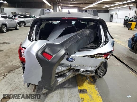 ✅ 2019 Subaru Outback Limited • VIN: 4S4BSENC4K3231578 • Лот: 82369015. Опубликован ранее на Copart с пробегом Не указан. Бесплатный доступ к архиву аукционных продаж из США и подробный отчёт об истории автомобиля на DreamBid. Изображение 6.