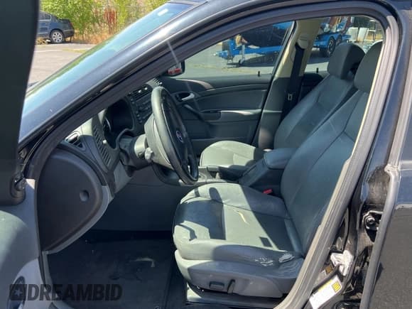 ✅ 2005 Saab 9-3 Linear • VIN: YS3FB49S551039483 • Lot: 65835245. Wystawiony na Copart z przebiegiem 176 119 mil. Bezpłatny archiwum sprzedaży aukcyjnych z USA i szczegółowy raport historii pojazdu na DreamBid. Zdjęcie 9.