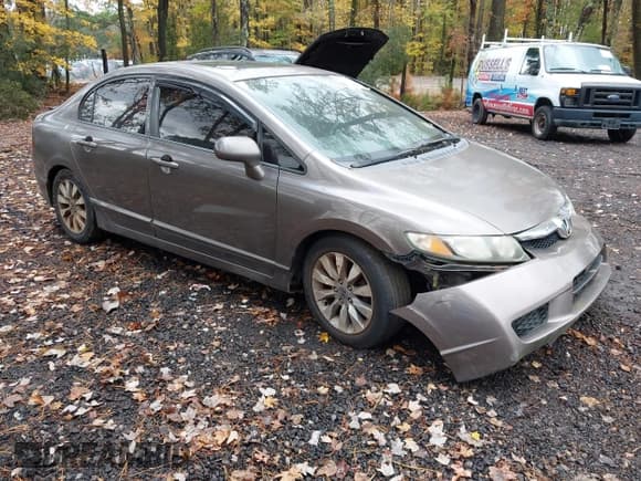 ✅ 2009 Honda Civic EX-L • VIN: 2HGFA16999H529105 • Лот: 43613624. Опубликован ранее на IAAI с пробегом 240 660 миль. Бесплатный доступ к архиву аукционных продаж из США и подробный отчёт об истории автомобиля на DreamBid. Изображение 1.