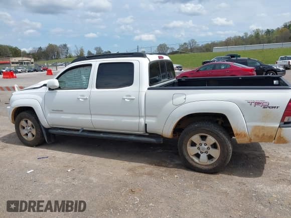 ✅ 2011 Toyota Tacoma • VIN: 3TMMU4FN1BM027692 • Лот: 41932621. Опубликован ранее на IAAI с пробегом 222 715 миль. Бесплатный доступ к архиву аукционных продаж из США и подробный отчёт об истории автомобиля на DreamBid. Изображение 14.